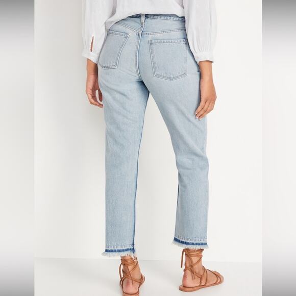 Old Navy High-Waisted Slouchy Straight Distressed Non-Stretch Jean Nessa Wash 18 - Picture 4 of 16